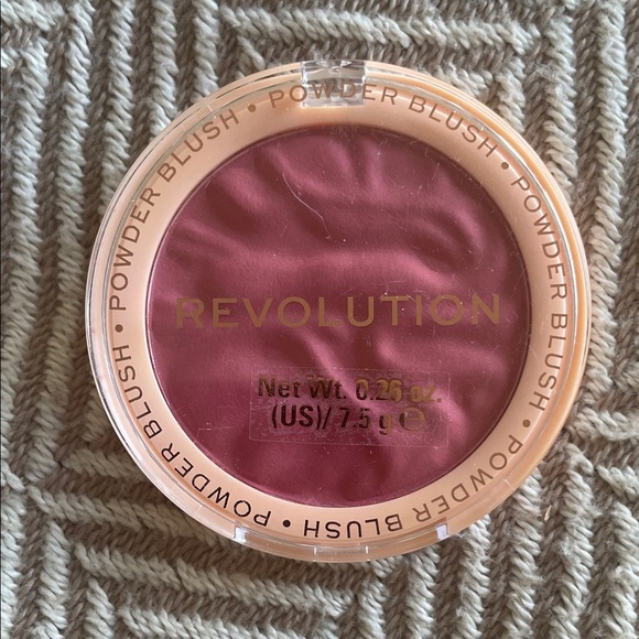Revolution Eyeshadow Palette, Blush and Glitter - Picture 4 of 12